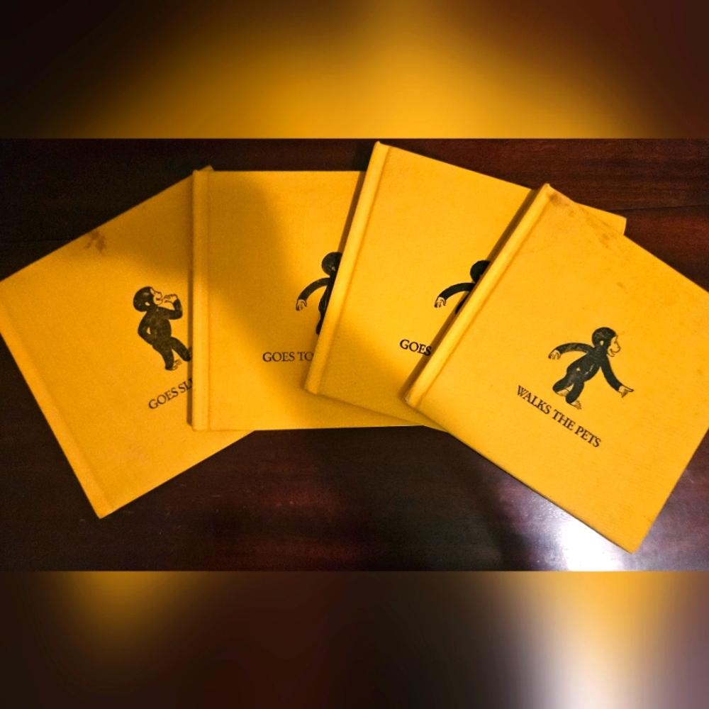 Lot of 4 Curious George Hardcover, Fabric Covered Children's Books *Make Offer*